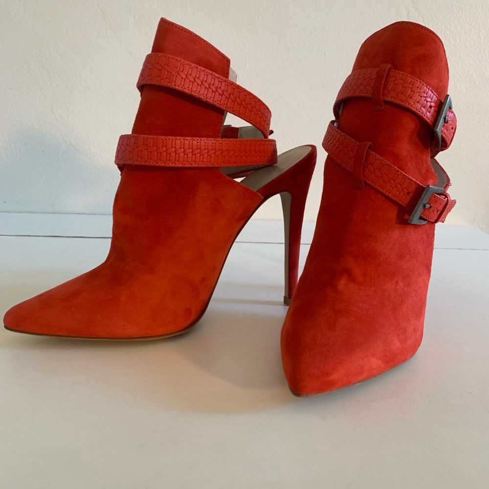 Plomo .Red Suede Coral Heels  shoes .Size 39 Style Alfonsa .Made in Spain .